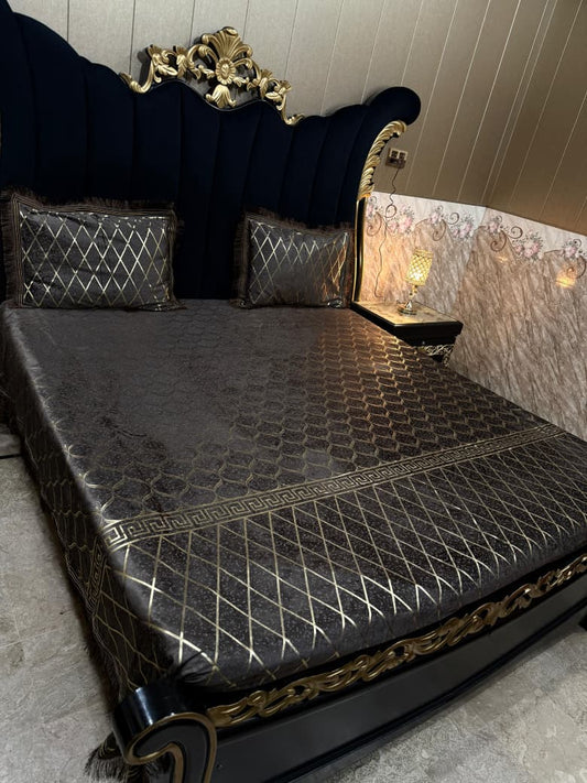 Soft texture velvet bedsheet by Al Ghani O Nisar in elegant design, showcasing smooth fabric and rich color.