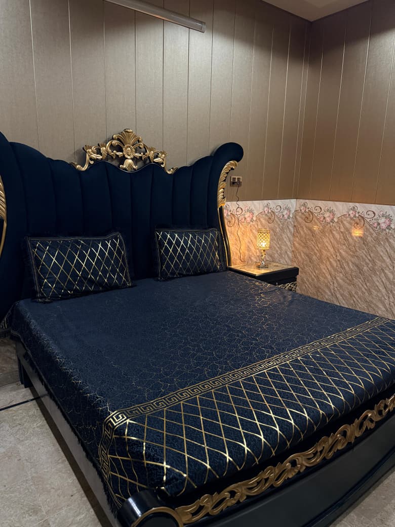 Soft texture velvet bedsheet by Al Ghani O Nisar, featuring a smooth, luxurious fabric in a cozy, elegant design.